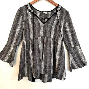Altar’d State Tweed Embroidered Bell Sleeve Pullover Top Size Medium
